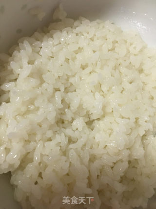 軍艦肉松壽司的做法步驟：2