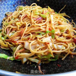 肘花火腿炒意面的做法步驟：12