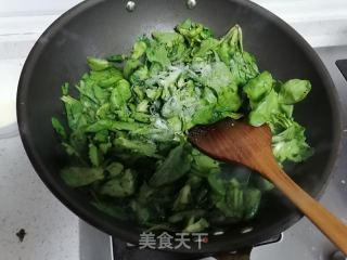 素炒茼蒿的做法步驟：4