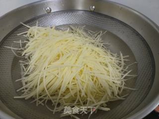酸辣土豆絲的做法步驟：4