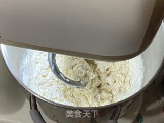 風靡許久的日式紅豆面包，制作如此簡單！的做法步驟：2
