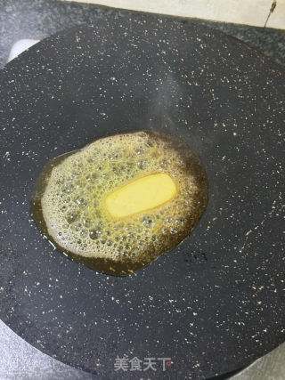黃油口蘑牛肉粒的做法步驟：6
