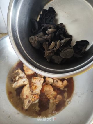 四季豆醬燜龍骨的做法步驟：7