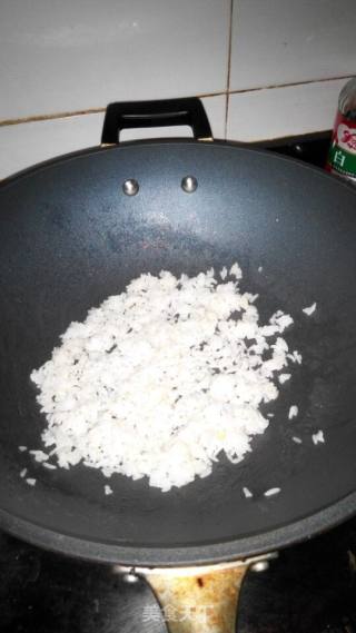菠蘿海鮮焗飯的做法步驟：5