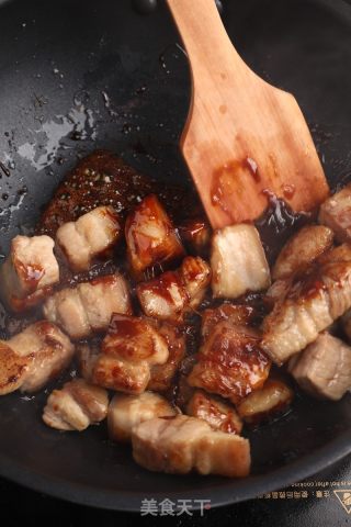 紅燒肉怎么炒糖色的做法步驟：3