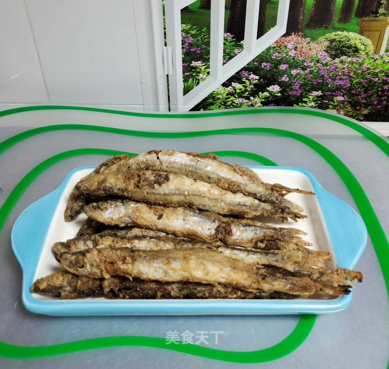 酥炸多春魚的做法