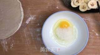 泰式香蕉手抓煎餅，香香甜甜脆脆，簡單美味，材料簡單零失敗的做法步驟：1
