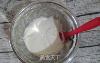 凍酸奶藍(lán)莓慕斯的做法步驟：5