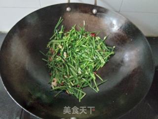 熗炒韭菜苔的做法步驟：7