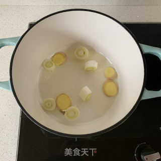玉米排骨湯的做法步驟：2