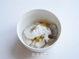 芙蓉蝦仁的做法步驟：2