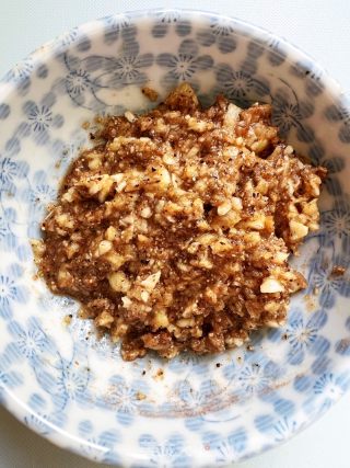 蒜香黑胡椒咸豬肉的做法步驟：3