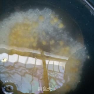 肉丁時蔬玉米粥的做法步驟：3