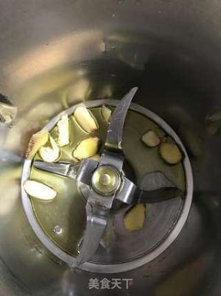 姜蔥蟹炒年糕的做法步驟：1
