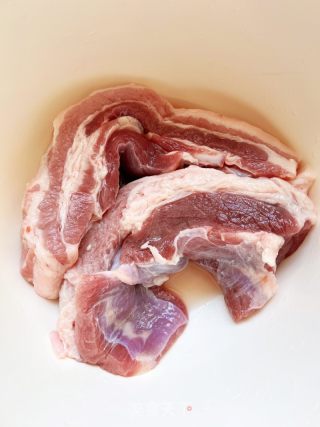 蒜香黑胡椒咸豬肉的做法步驟：2