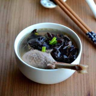 三七木耳燉雞湯