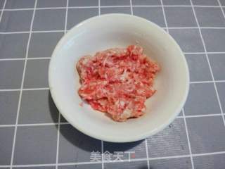 肉末豇豆紅米線的做法步驟：4