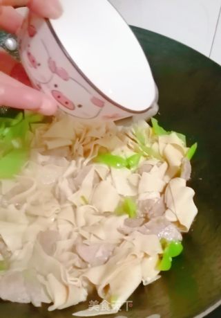 尖椒干豆腐的做法步驟：7