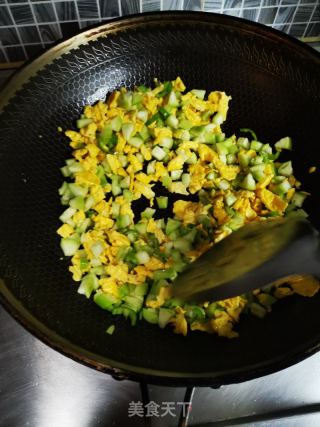 鰻魚炒飯的做法步驟：4