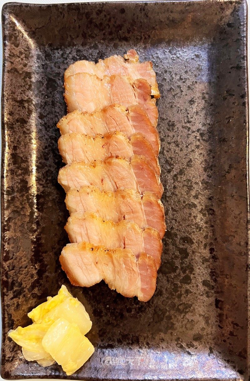 蒜香黑胡椒咸豬肉的做法