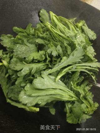 清炒蒿菜的做法步驟：3