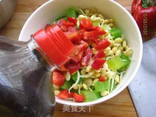 黃豆芽拌萵筍丁的做法步驟：10