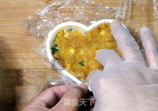 咸蛋黃肉松芝士飯團的做法步驟：6