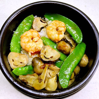 蝦仁草菇煲仔飯