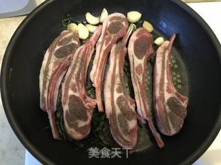 迷迭香雜蔬烤法式羊排的做法步驟：8