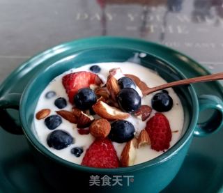 藍莓堅果酸奶碗的做法步驟：6