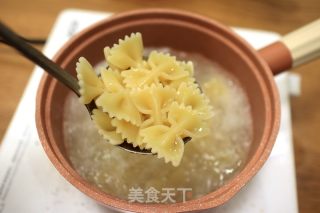 番茄肉醬蝴蝶意面的做法步驟：10