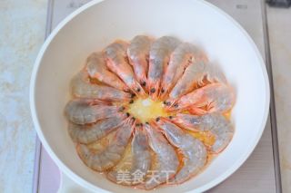 油燜大蝦的做法步驟：4