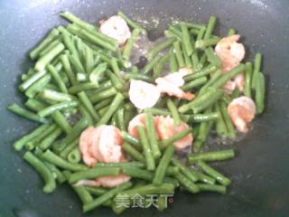 蝦仁炒帶豆的做法步驟：10