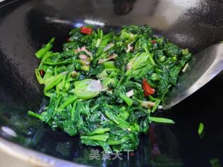 清炒菠菜的做法步驟：7