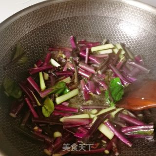 素炒紅菜苔的做法步驟：4