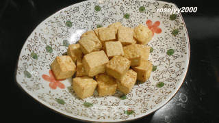 老皮嫩肉--中硬豆腐的做法步驟：3