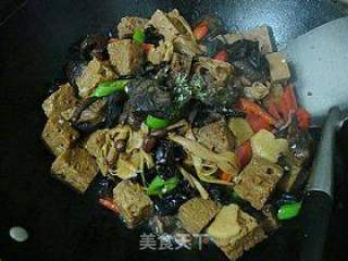 經典上海菜----【四喜烤麩】的做法步驟：11