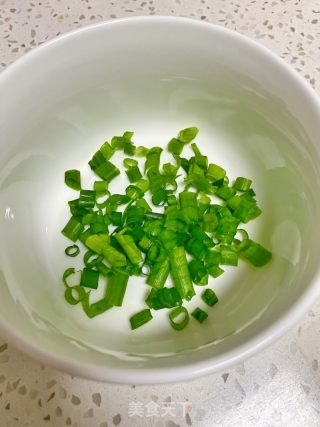 蔥油拌面的做法步驟：5