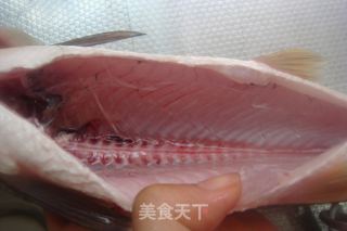 無油烹魚-家庭制【西湖醋魚】（選料、片魚、調味步步詳細）的做法步驟：3