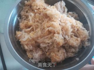 東北酸菜燉五花肉粉條的做法步驟：2