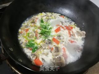 蘑菇蛋花湯的做法步驟：5