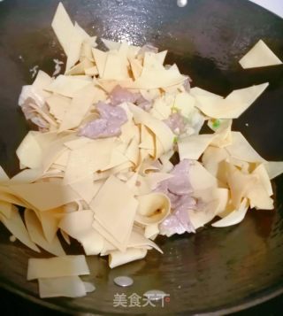 尖椒干豆腐的做法步驟：3