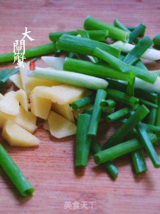 清蒸大閘蟹的做法步驟：2