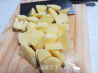 超下飯的東北家常菜～茄子燉土豆的做法步驟：2