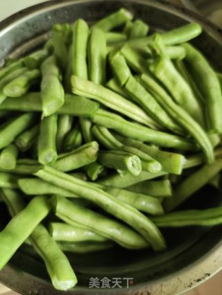 腱子肉燜四季豆的做法步驟：3