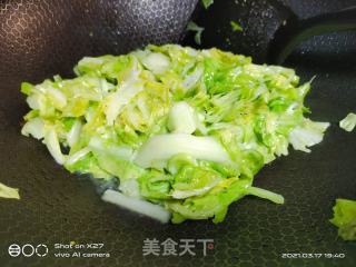 素炒包包菜的做法步驟：3