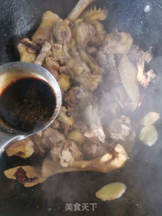小雞燉蘑菇的做法步驟：7