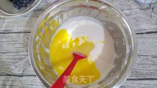 凍酸奶藍(lán)莓慕斯的做法步驟：10