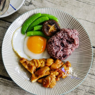 法式黑椒雞腿黑米飯