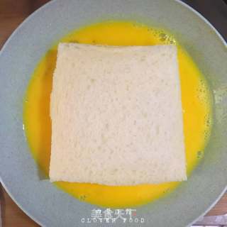 火腿西多士的做法步驟：7